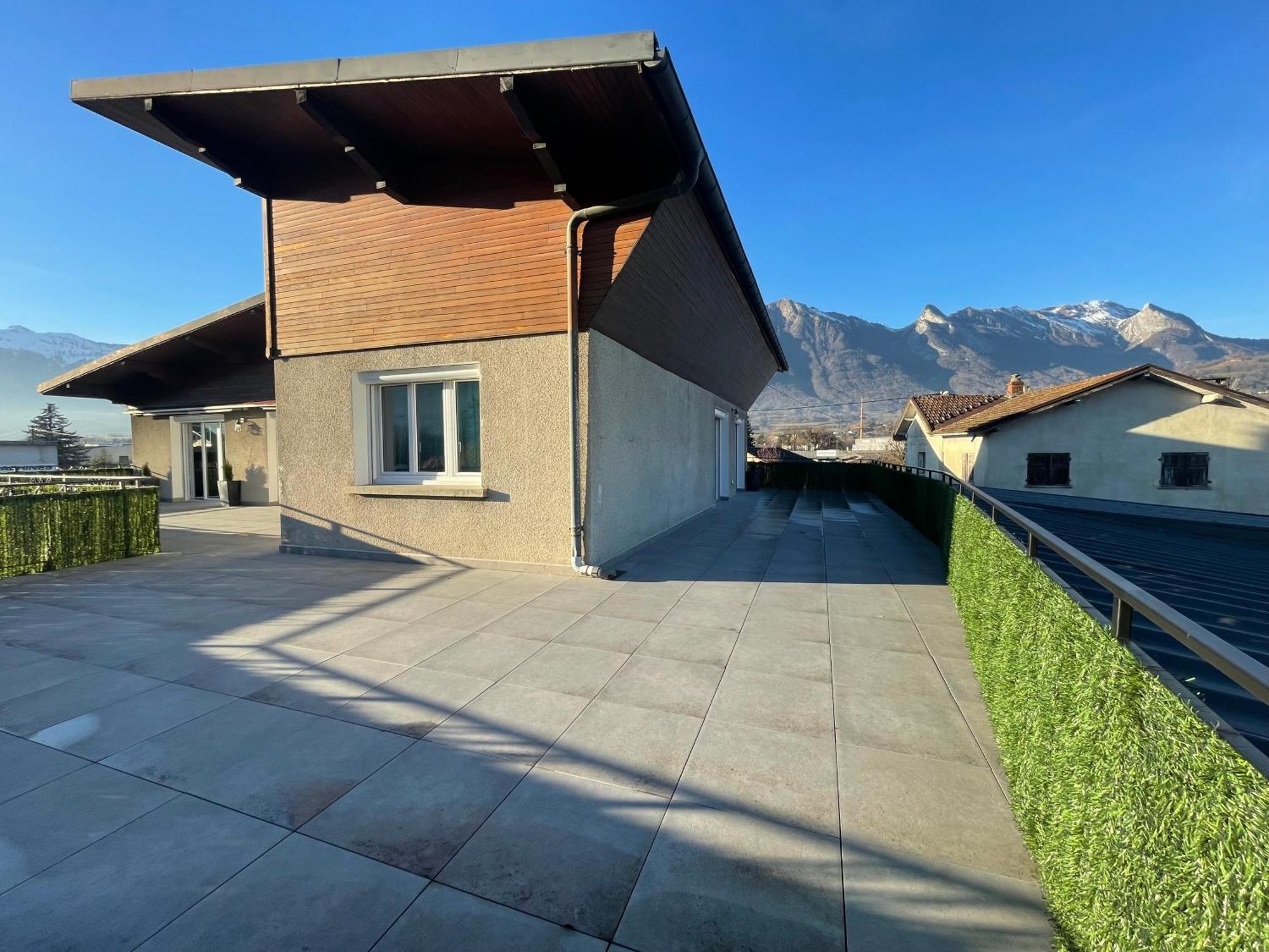 Maison 4 *