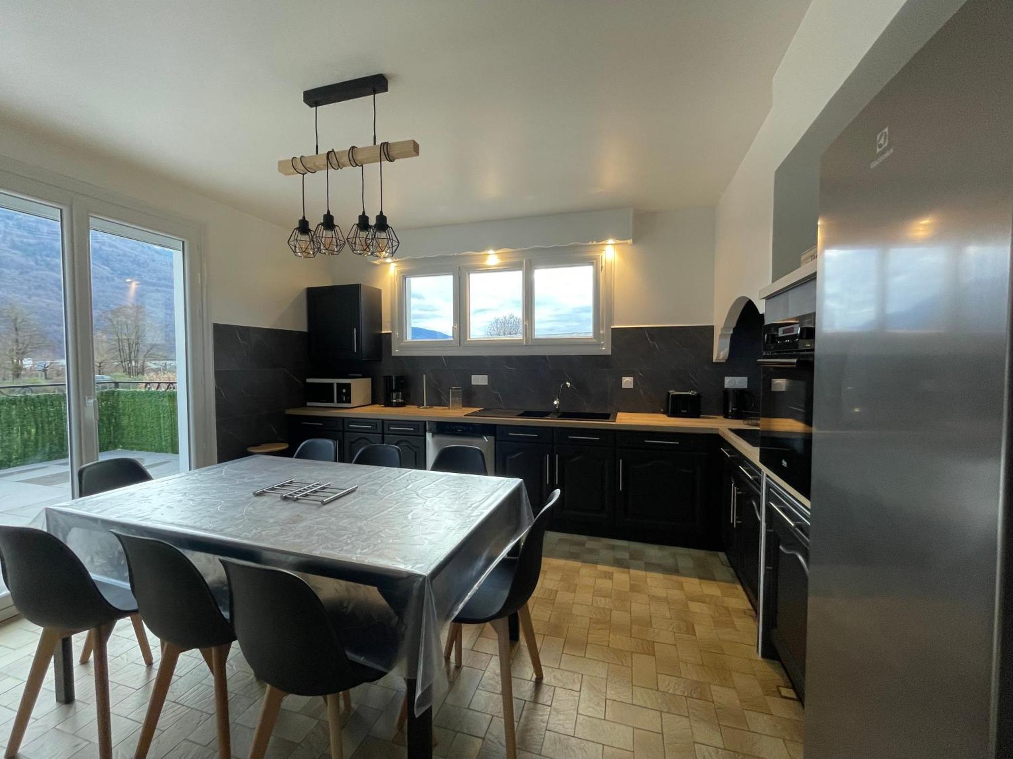Maison 4 Apartment *